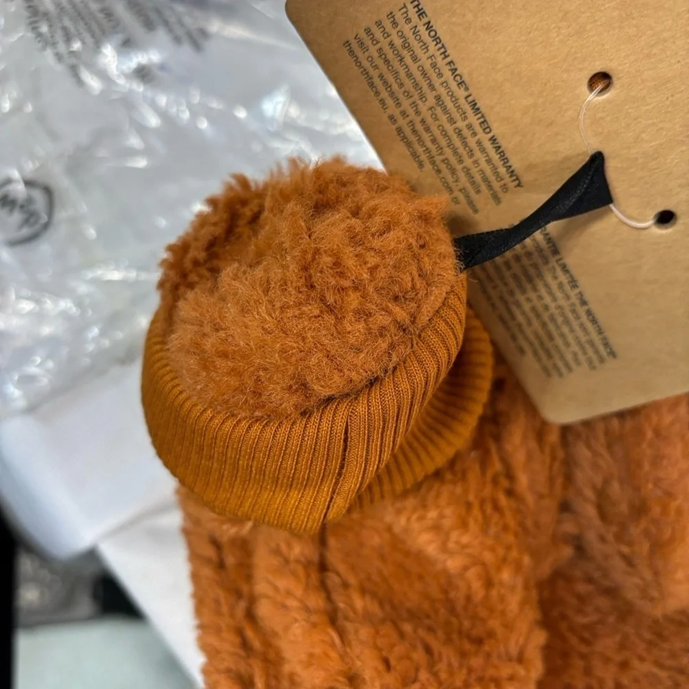 The North Face Ridge Fleece Mitts in Orange
